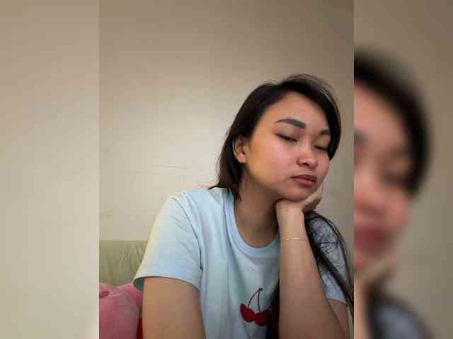 RozyElle webcam