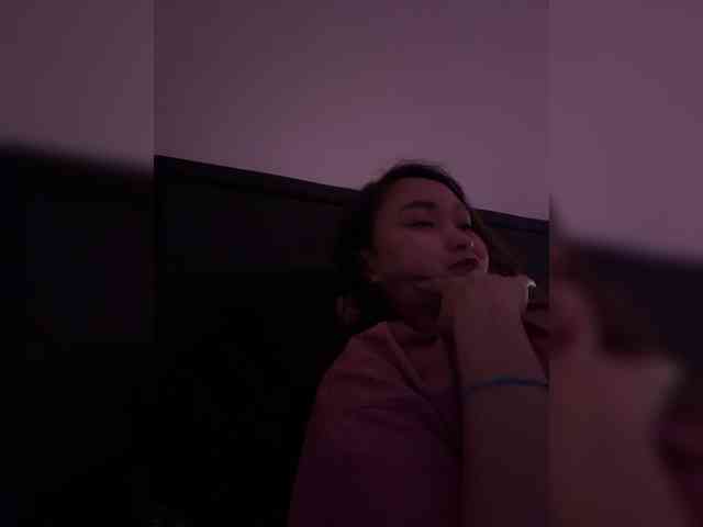 RozyElle webcam