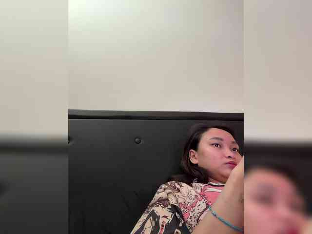 RozyElle webcam