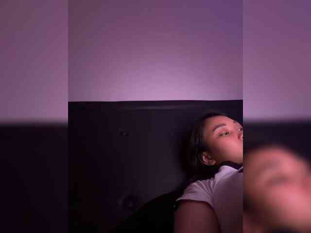 RozyElle webcam