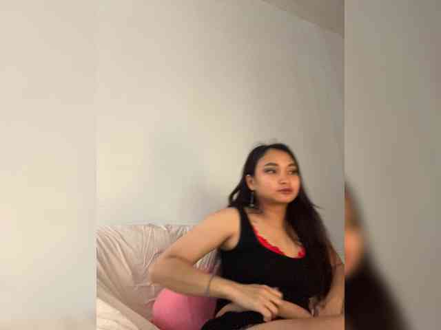 RozyElle webcam