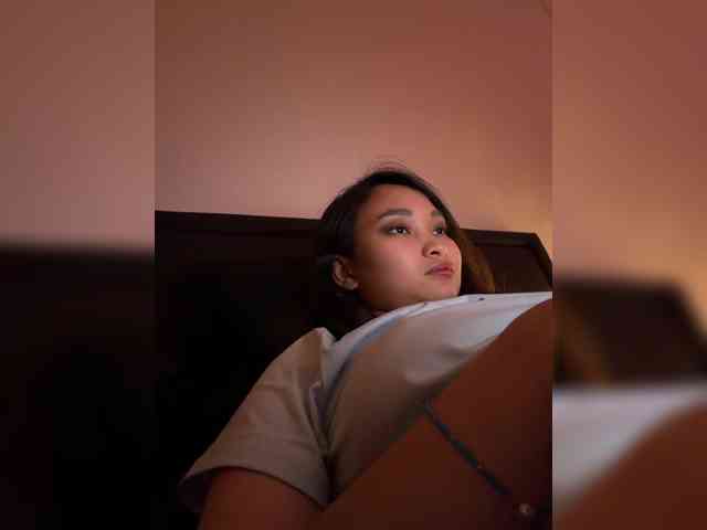 RozyElle webcam