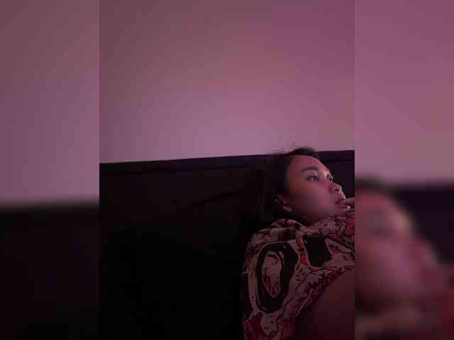 RozyElle webcam