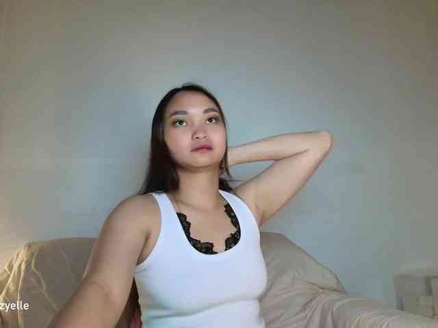 RozyElle webcam