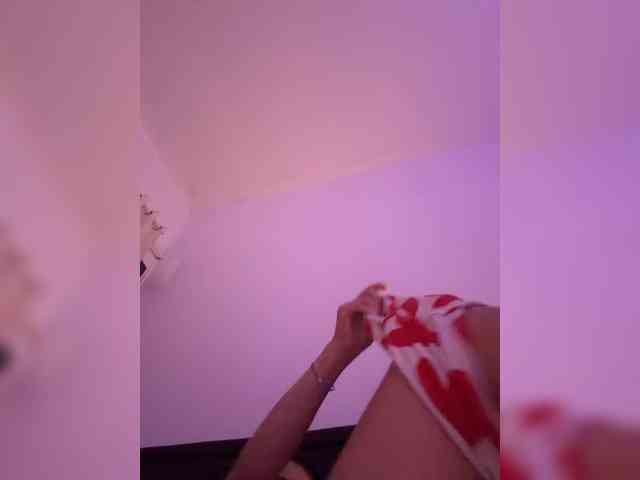 RozyElle webcam