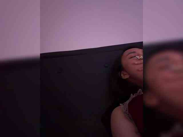 RozyElle webcam