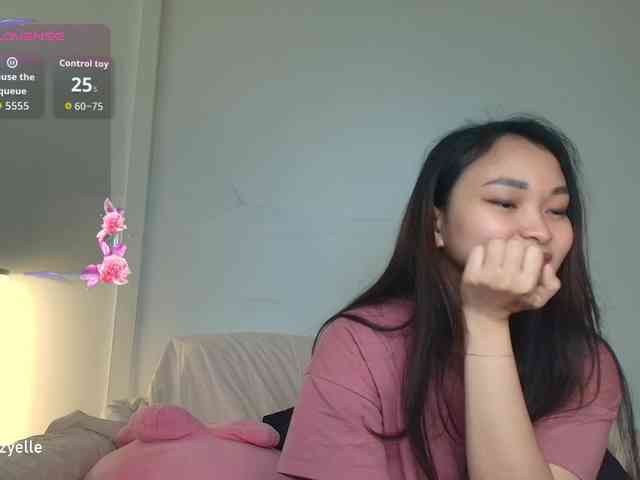RozyElle webcam
