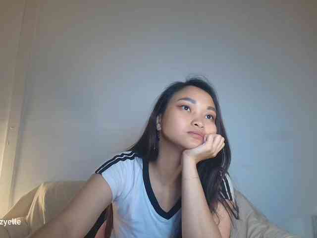 RozyElle webcam