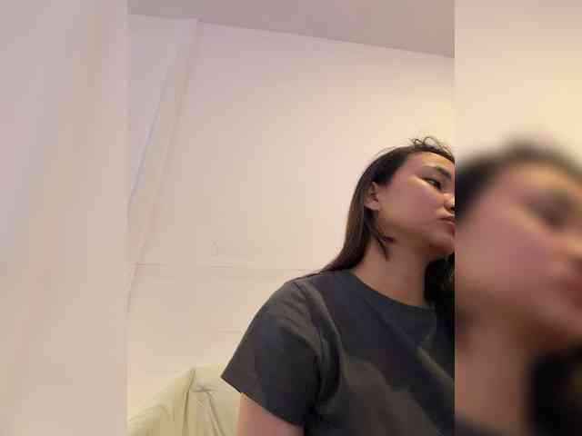 RozyElle webcam