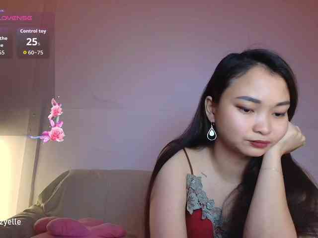 RozyElle webcam