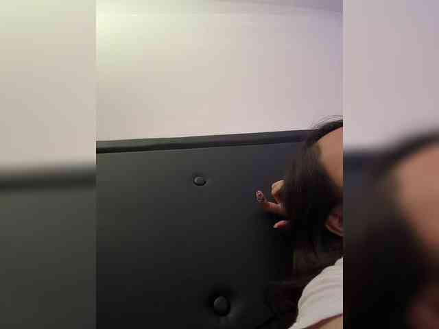 RozyElle webcam