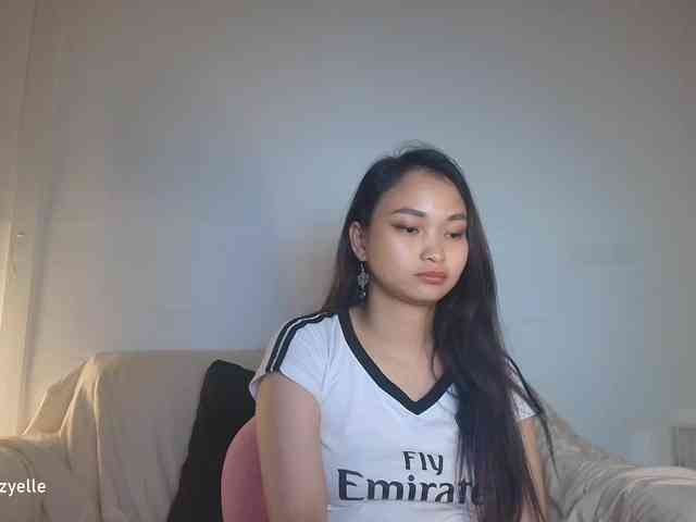 RozyElle webcam