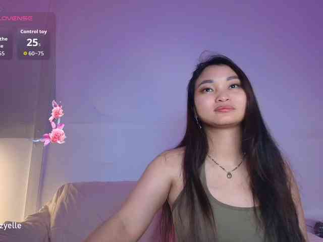 RozyElle webcam