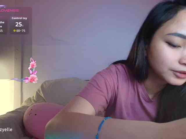 RozyElle webcam