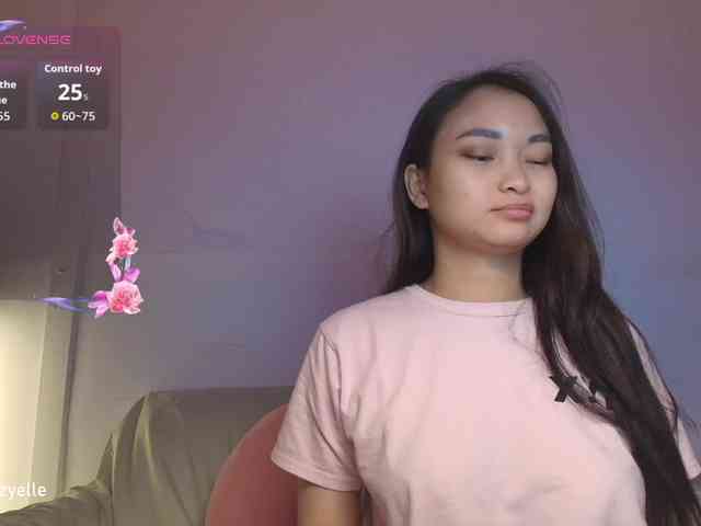 RozyElle webcam