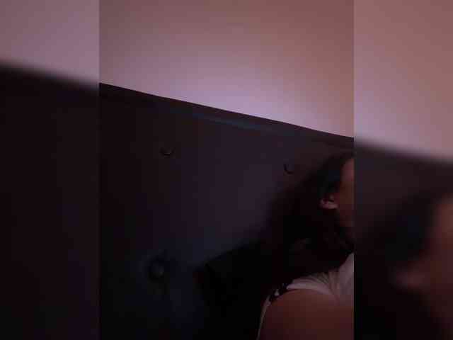 RozyElle webcam