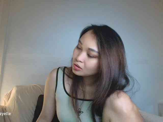 RozyElle webcam