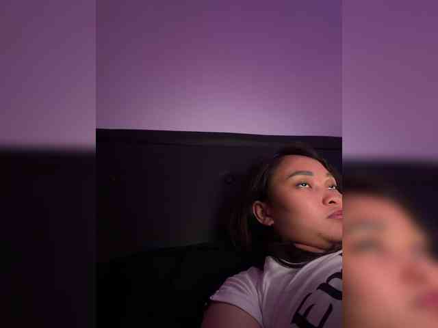 RozyElle webcam