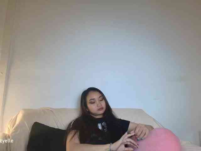 RozyElle webcam