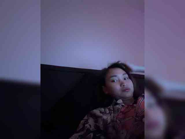 RozyElle webcam