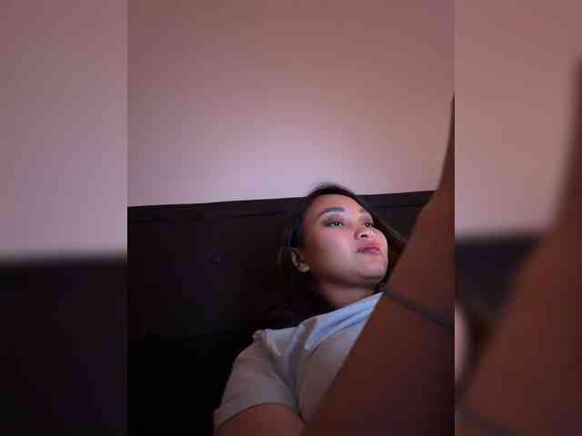 RozyElle webcam