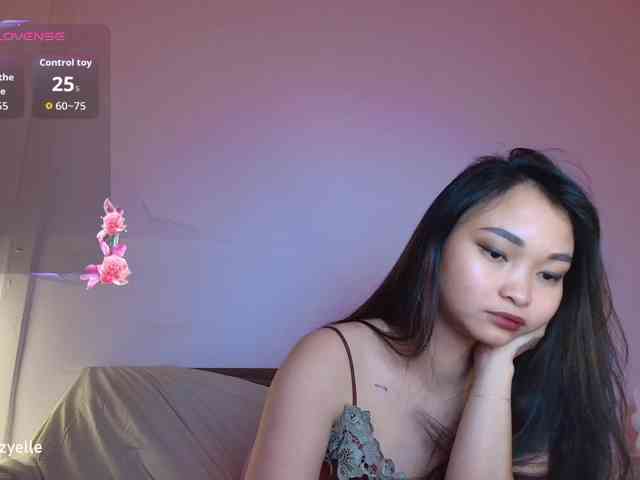 RozyElle webcam