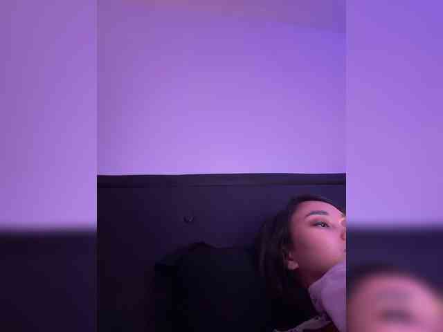 RozyElle webcam