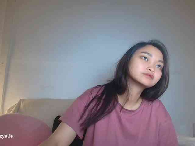 RozyElle webcam