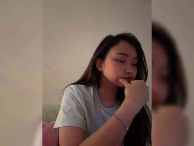 RozyElle webcam
