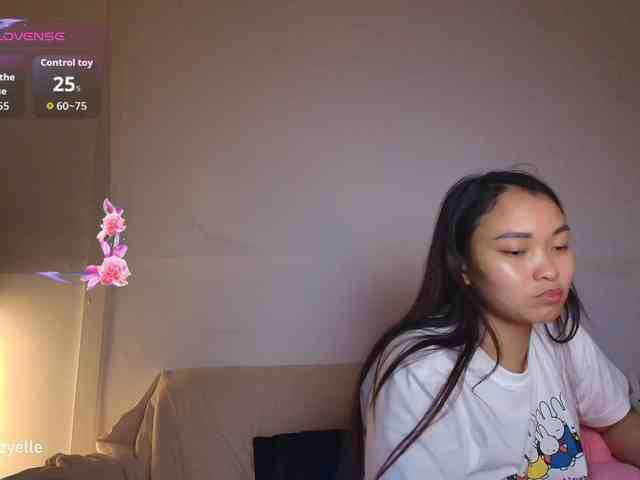 RozyElle webcam
