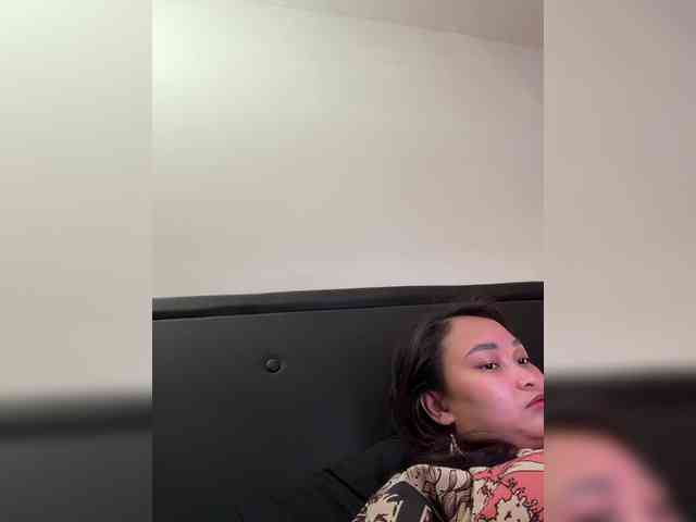 RozyElle webcam