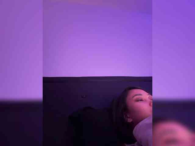 RozyElle webcam