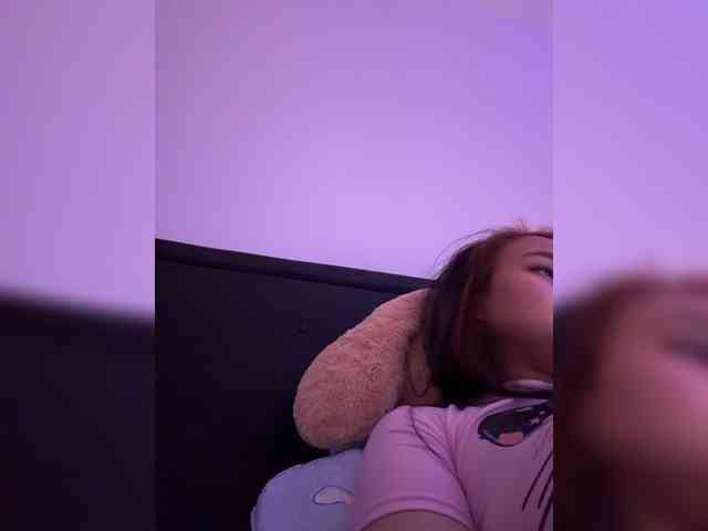RozyElle webcam