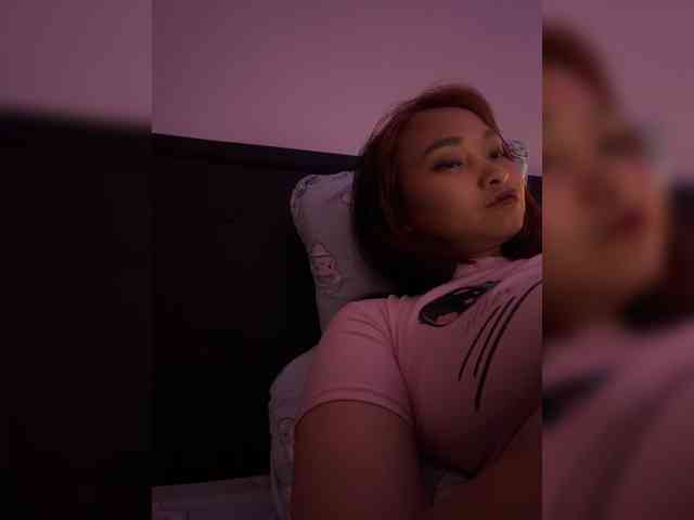 RozyElle webcam