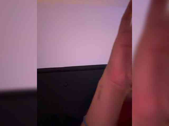 RozyElle webcam