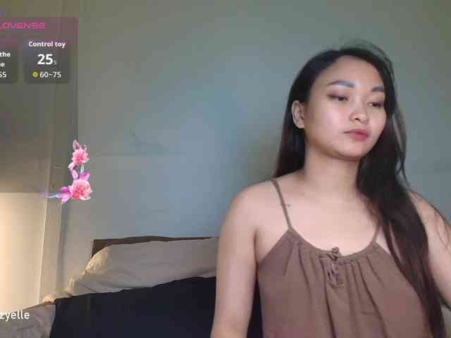 RozyElle webcam