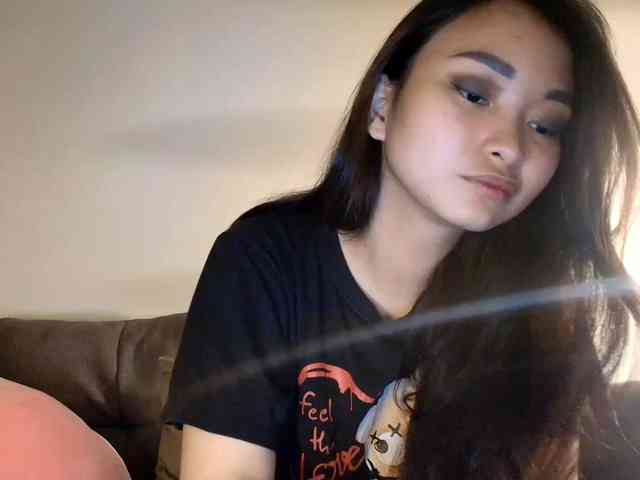RozyElle webcam