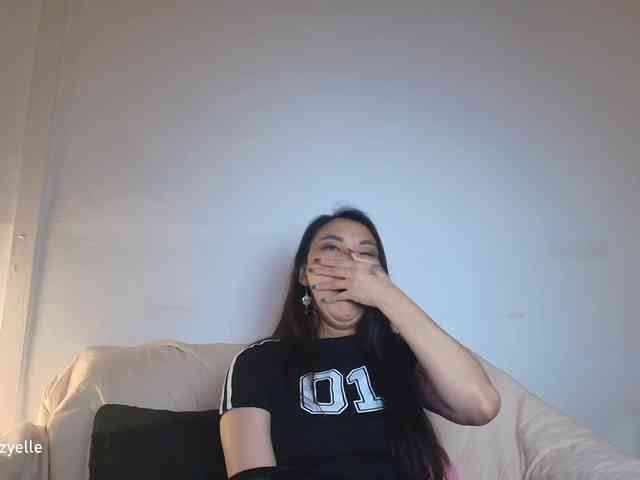 RozyElle webcam