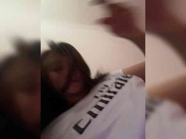 RozyElle webcam