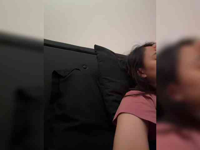 RozyElle webcam