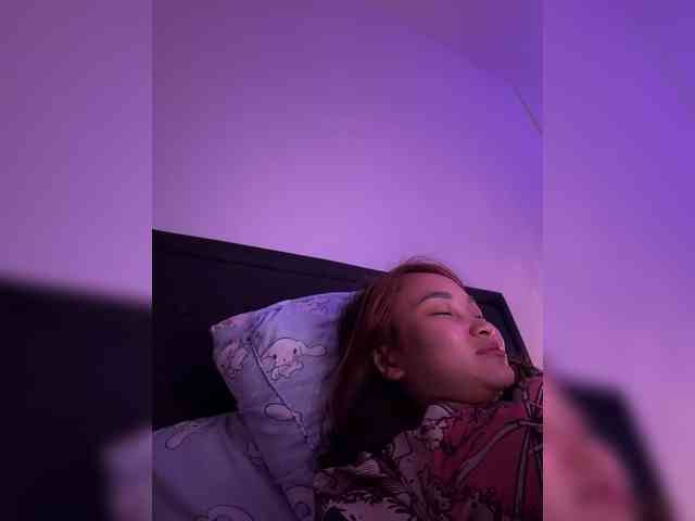 RozyElle webcam