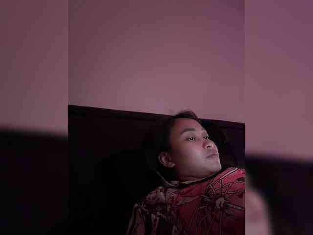 RozyElle webcam