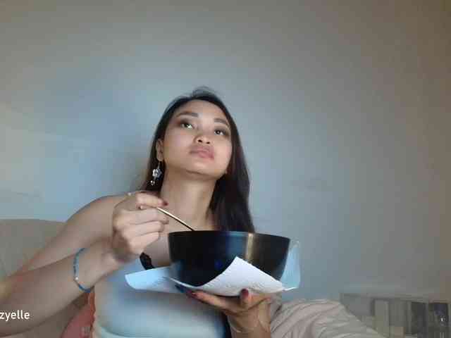 RozyElle webcam