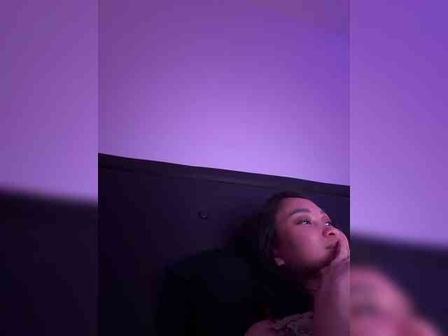 RozyElle webcam