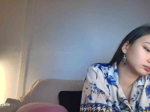 RozyElle webcam