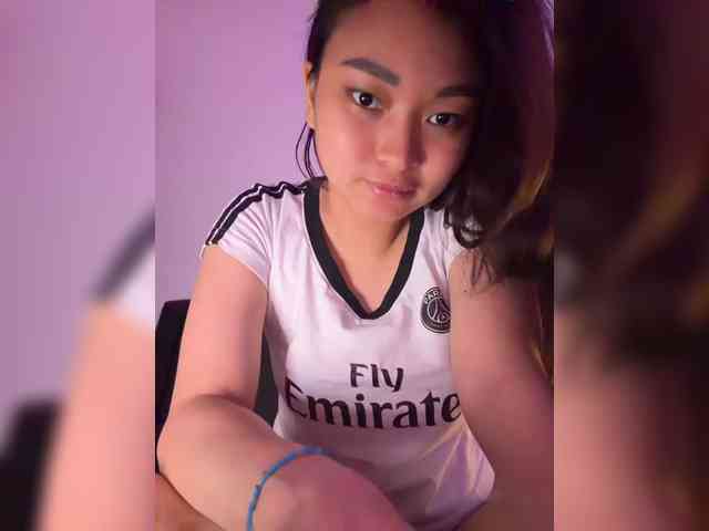 RozyElle webcam