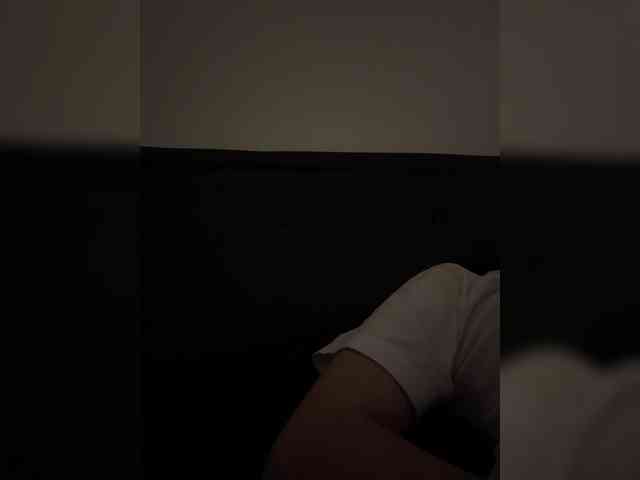 RozyElle webcam