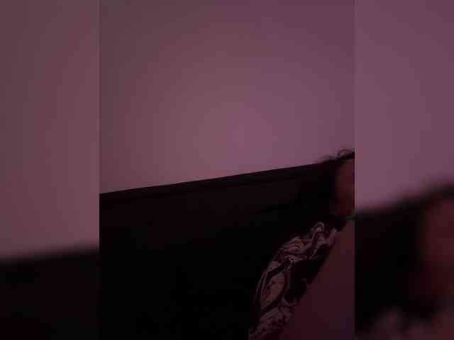 RozyElle webcam
