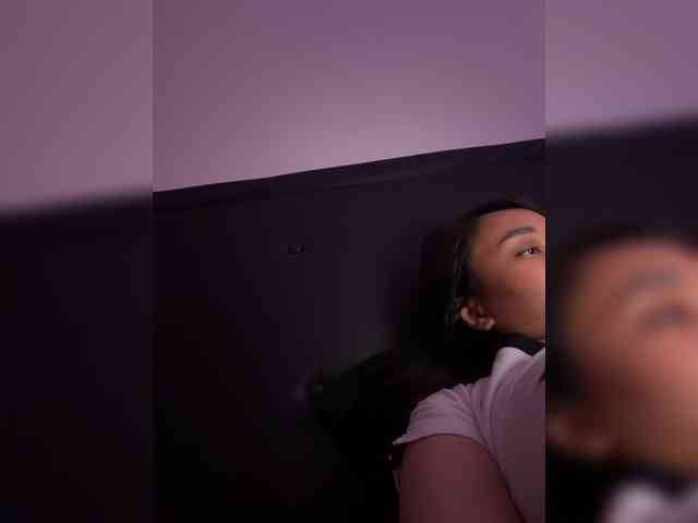 RozyElle webcam