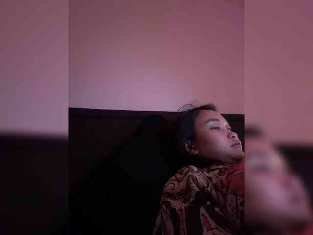 RozyElle webcam